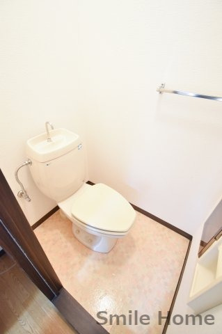 トイレ　清潔感があるトイレです。入るとホッとする、そんな空間。