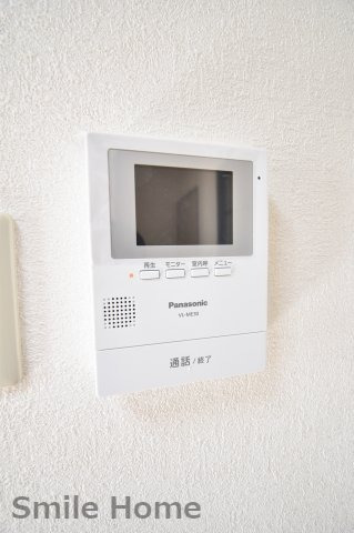 セキュリティ　TVモニターホンは安心ですね。誰か確認してから開けて下さいね