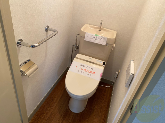 トイレ　トイレはウォシュレット機能付きです。安心して使用できますね