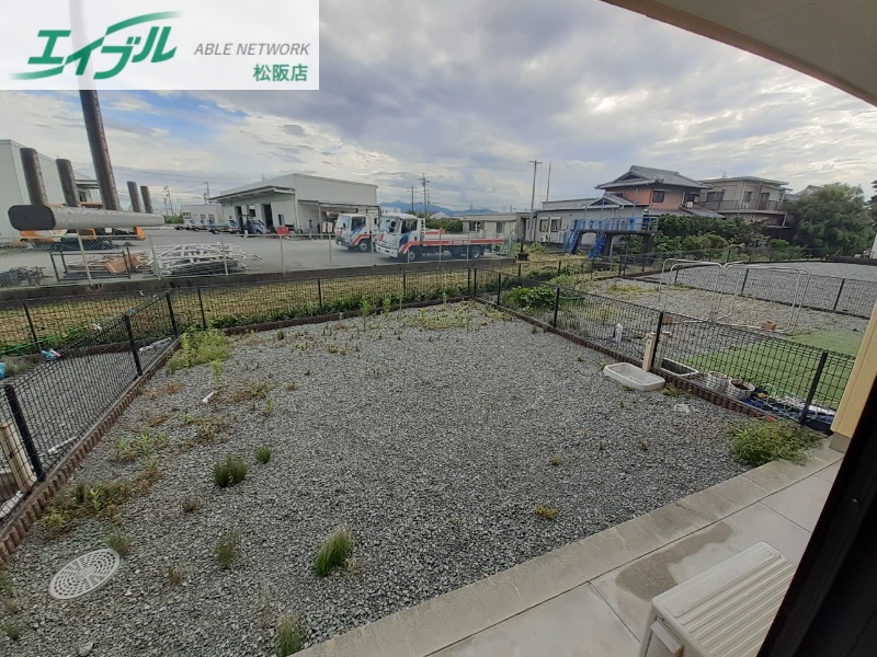 庭　同型参考写真