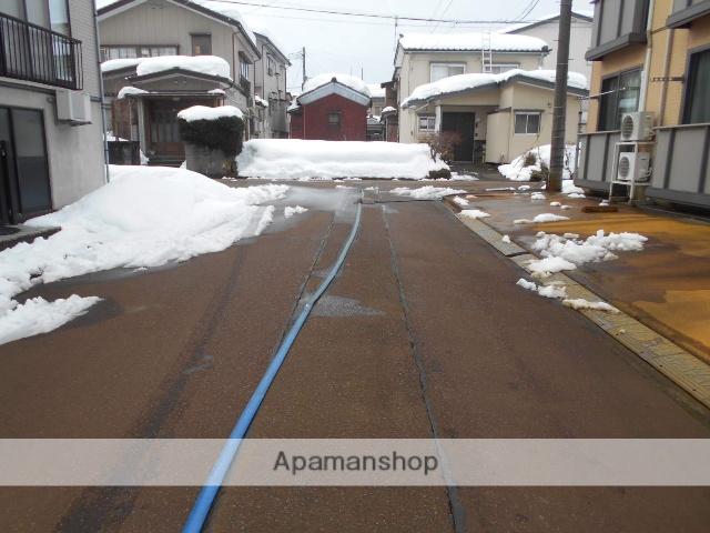 その他　前面道路（その他）まで0m