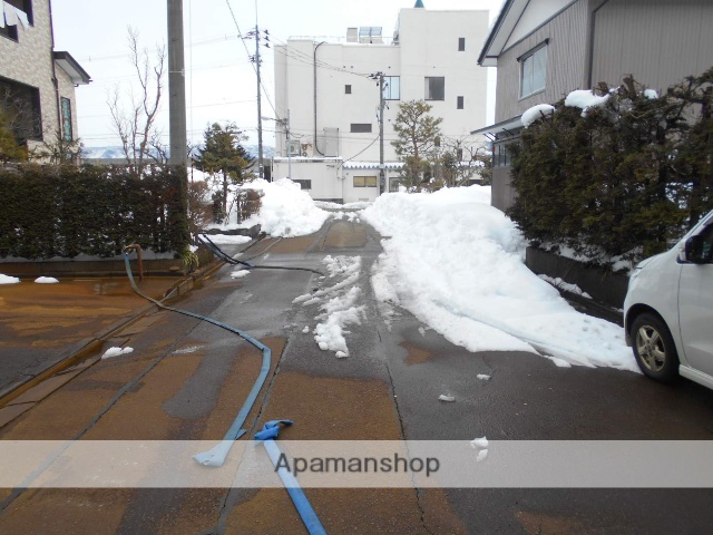 その他　前面道路（その他）まで0m