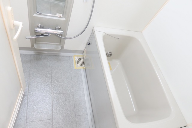 バス・シャワールーム　風呂