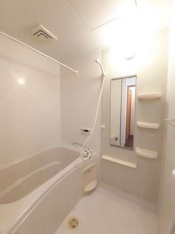 バス・シャワールーム　ゆったり過ごせるお風呂です