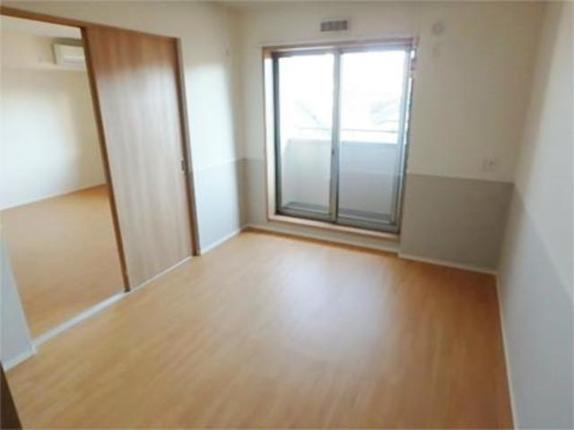 居室・リビング　明るい洋室です