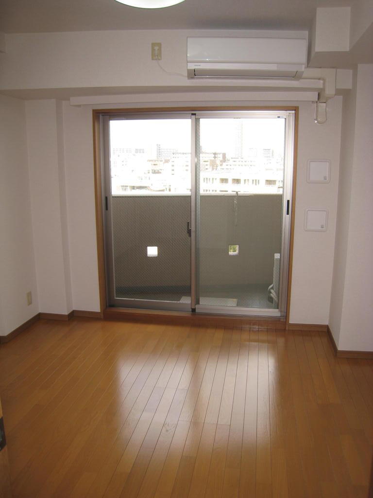 居室・リビング　洋室約６畳の居室