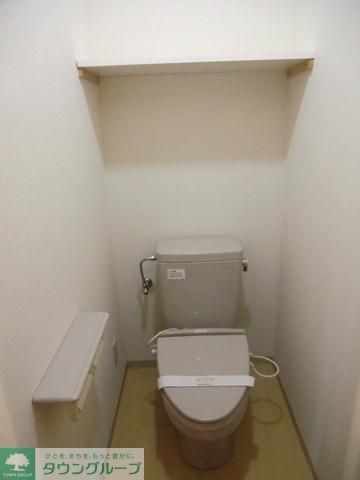 トイレ　※リノベーション前施工中（３月）