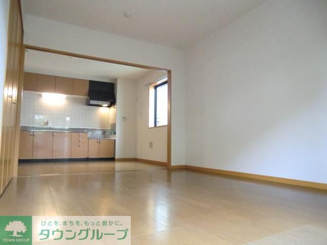 居室・リビング　※リノベーション前施工中（３月）