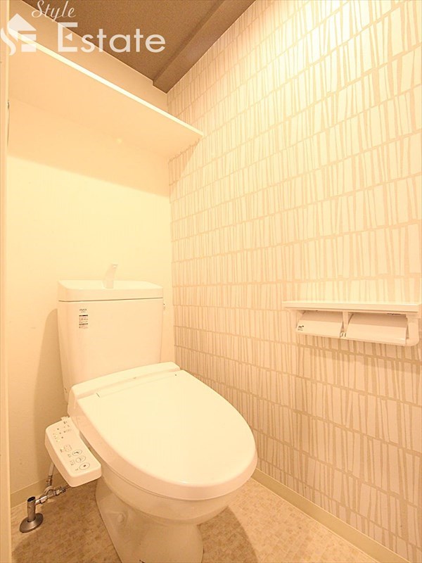 トイレ　温水洗浄便座