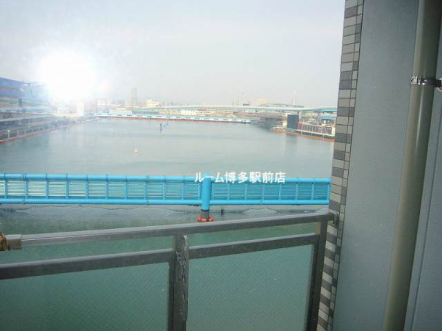 バルコニー　バルコニーからの眺め。（別号室）