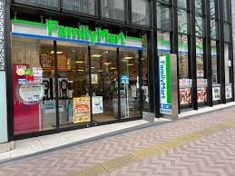 コンビニ　ファミリーマート 渋谷公園通り店（コンビニ）まで423m