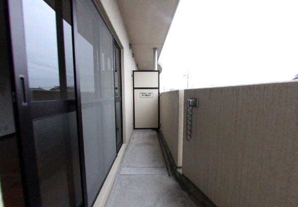 バルコニー　開放的で明るい空間を演出してくれるバルコニーです