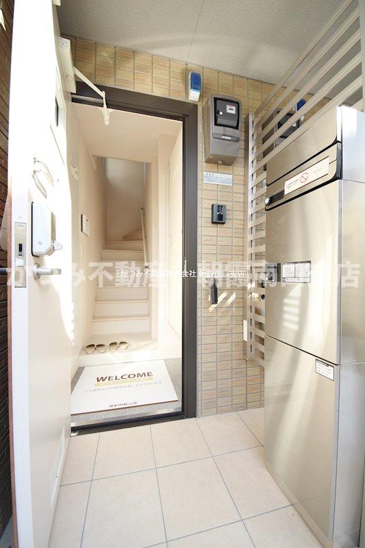 玄関　宅配ボックス有り