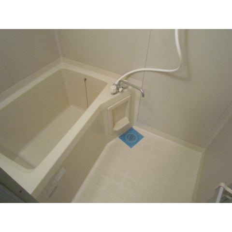 バス・シャワールーム　写真は1階のお部屋です。現況を優先ください