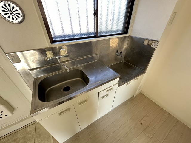 キッチン　別部屋参考写真です