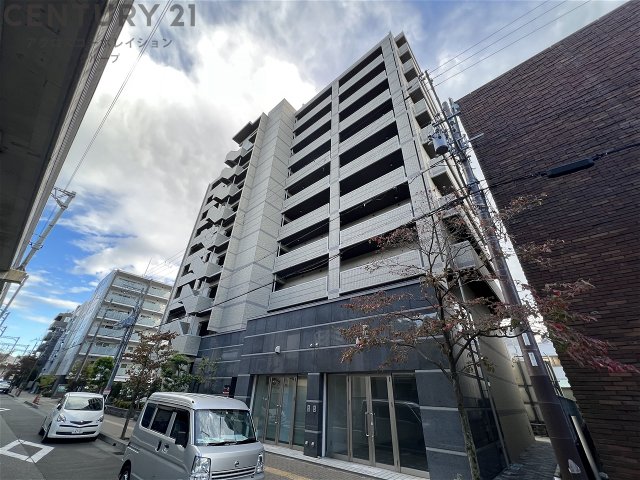 建物外観　オートロック・防犯カメラ付きで安心です！