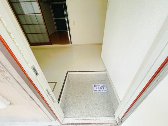 玄関　別の部屋の写真です。