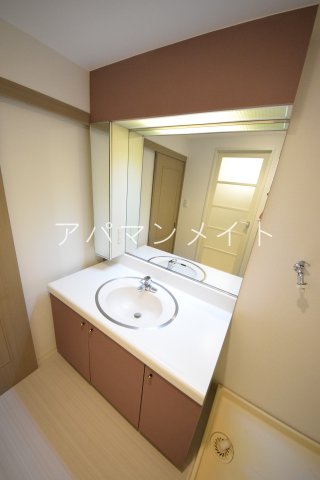 洗面設備　脱衣スペースもあります