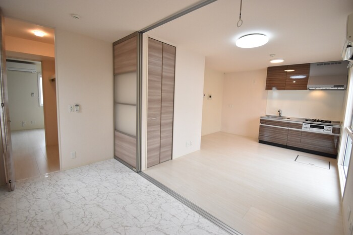 居室・リビング　サービスルーム４．１帖 ＬＤＫ９帖