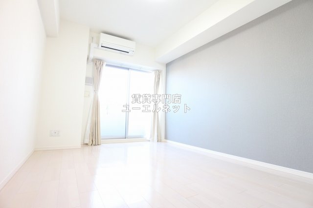 居室・リビング　ゆったりとくつろげる、落ち着きのある居室空間です