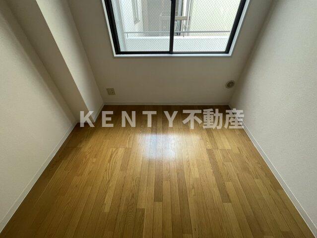 居室・リビング　こちらの居間で趣味の時間をお楽しみください