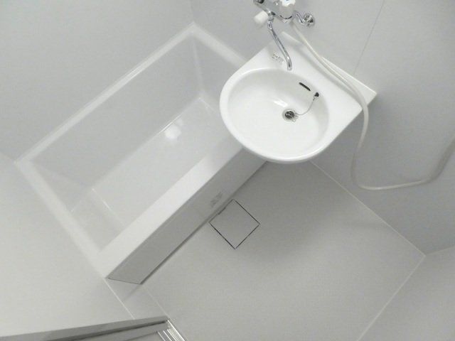 バス・シャワールーム　バスルームです。