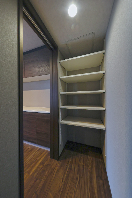 その他部屋・スペース　キッチン奥にあるパントリー