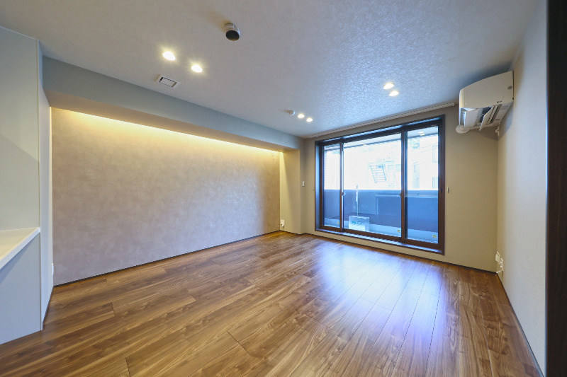 居室・リビング　南向きのリビングダイニングキッチン