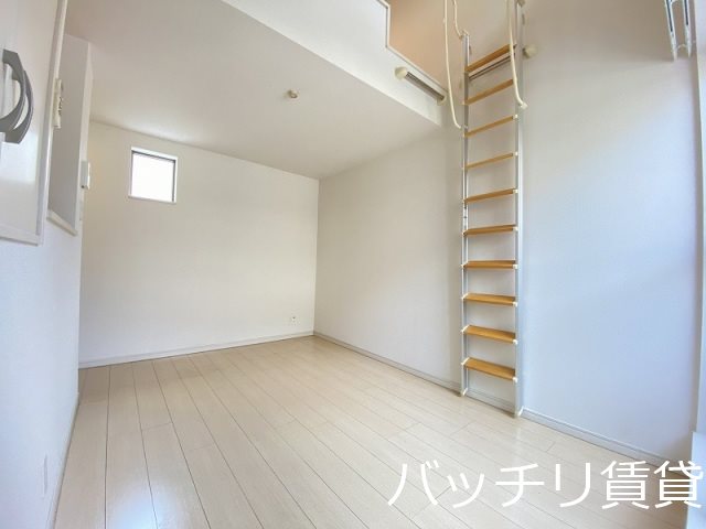 居室・リビング　※同型タイプ写真のため、現状優先。