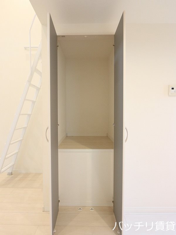 収納　※同型タイプ写真のため、現状優先。