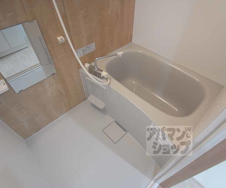 バス・シャワールーム　バスルームです。