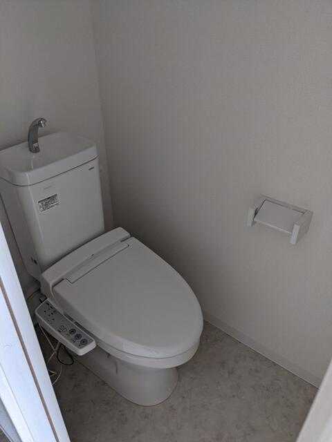 トイレ　別号室画像