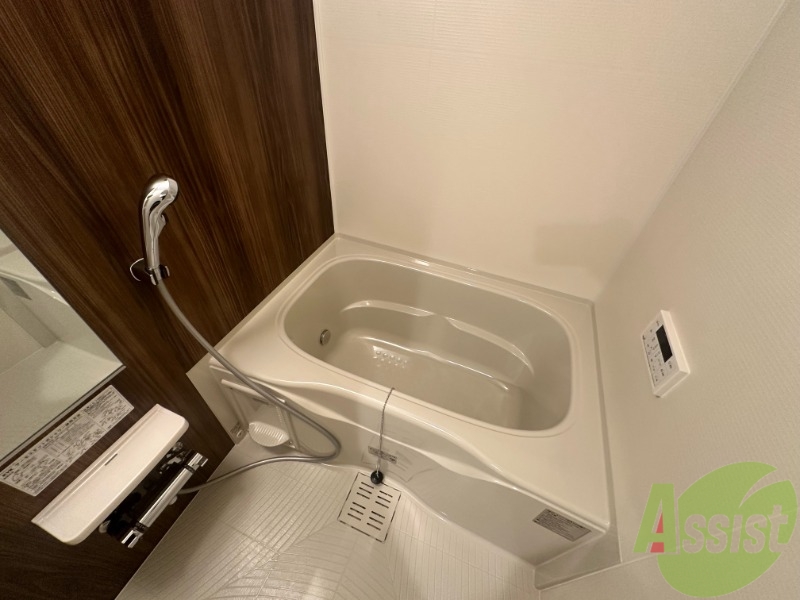 バス・シャワールーム　お風呂は日々の疲れをリフレッシュできる広さがありますね。