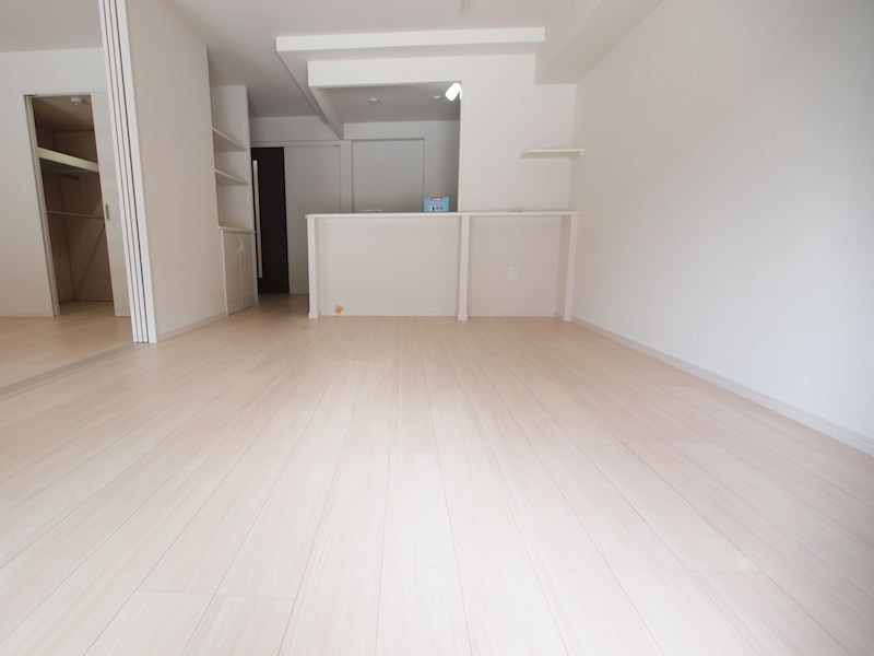 居室・リビング　角部屋。リビングも広々。