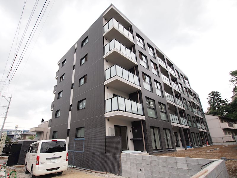 建物外観　駐車場敷地内可。