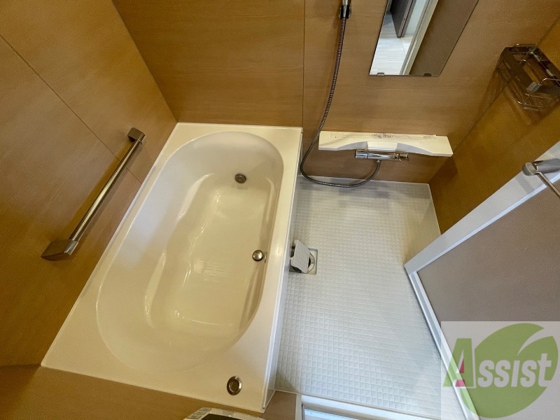 バス・シャワールーム　お風呂になります。一日の疲れを癒してくださいね。