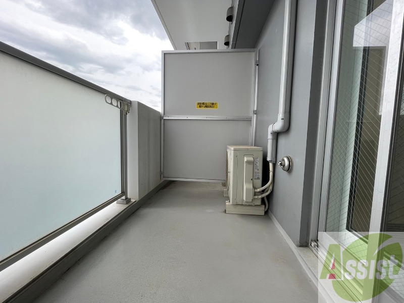 バルコニー　バルコニーです。洗濯物を干したり一息ついたりできますね！