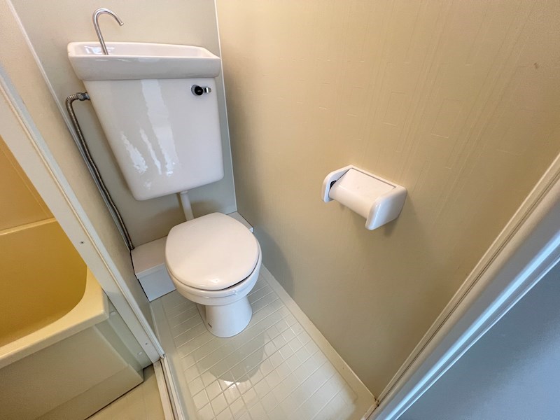 ＪＲ東海道本線 甲子園口駅 徒歩7分 4階建 築42年のトイレ写真