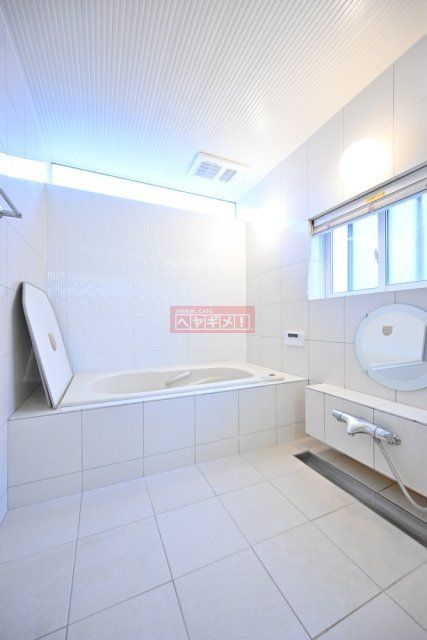 バス・シャワールーム　洗面