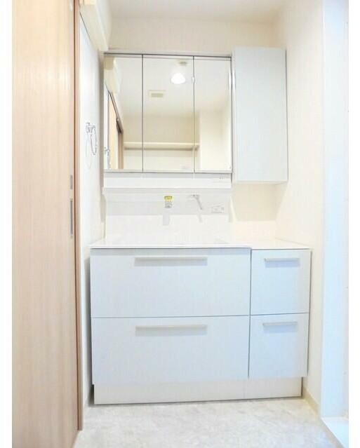 洗面設備　身支度に欠かせない独立洗面台♪