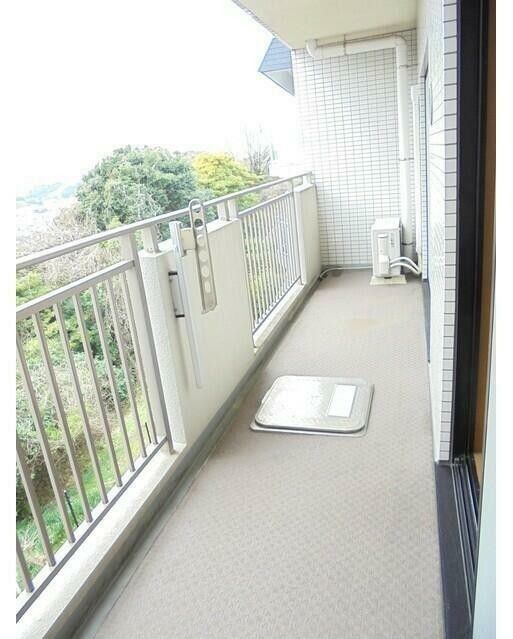 バルコニー　便利で嬉しいバルコニー付きです♪