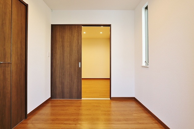 その他部屋・スペース　広々空間の寝室です