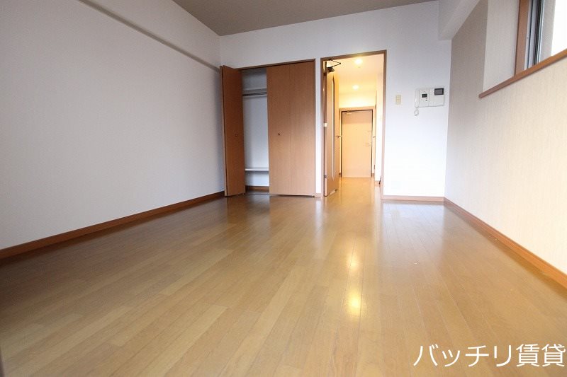 居室・リビング　別号室タイプの為、現状を優先致します