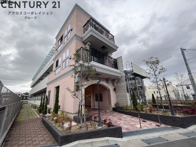 建物外観　オートロック付きで安心！宅配BOX付きで便利！