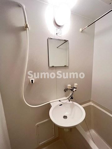 洗面設備　スペースが確保できる洗面所です