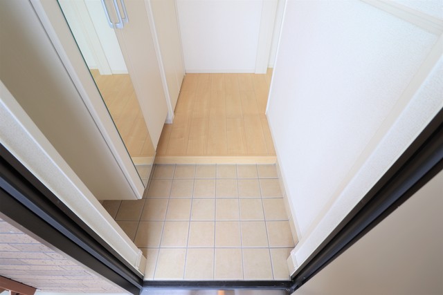 玄関　下駄箱付き　玄関