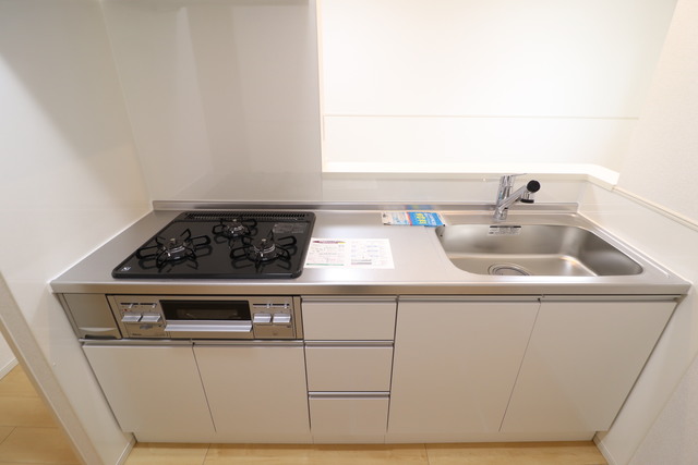 キッチン　システムキッチン　ガスコンロ３口