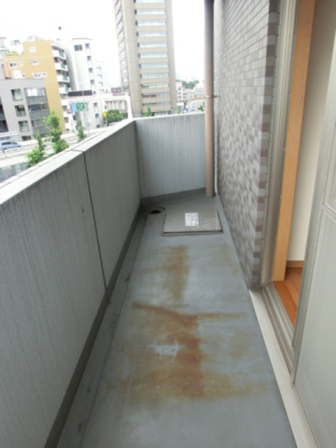 バルコニー　バルコニーあります