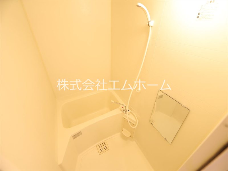 バス・シャワールーム　バスルーム　窓付（換気良好）