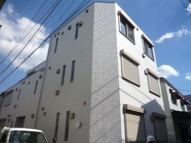 建物外観　★駅徒歩２分オートロック付★